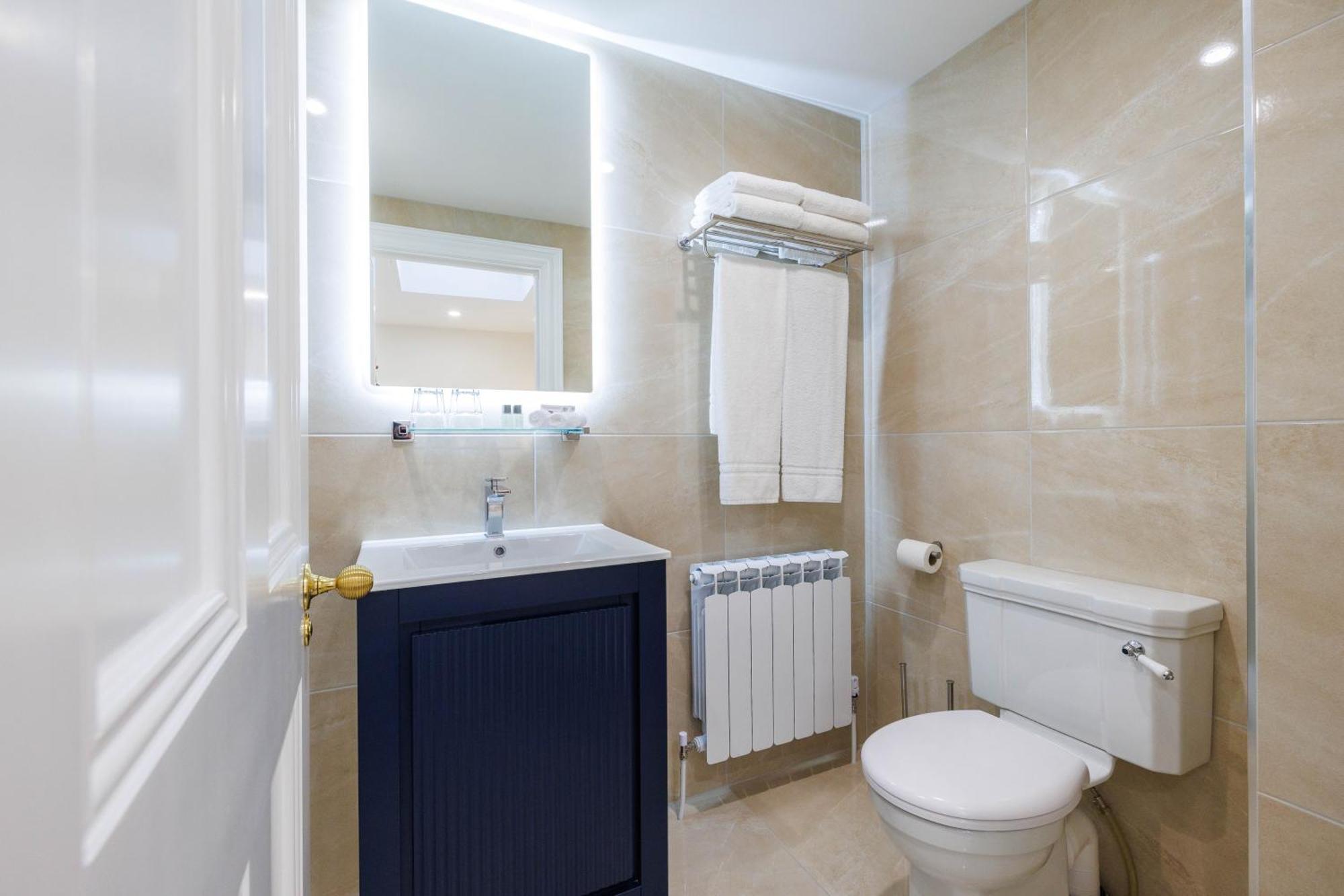 Sandbury Town House Килкени Екстериор снимка