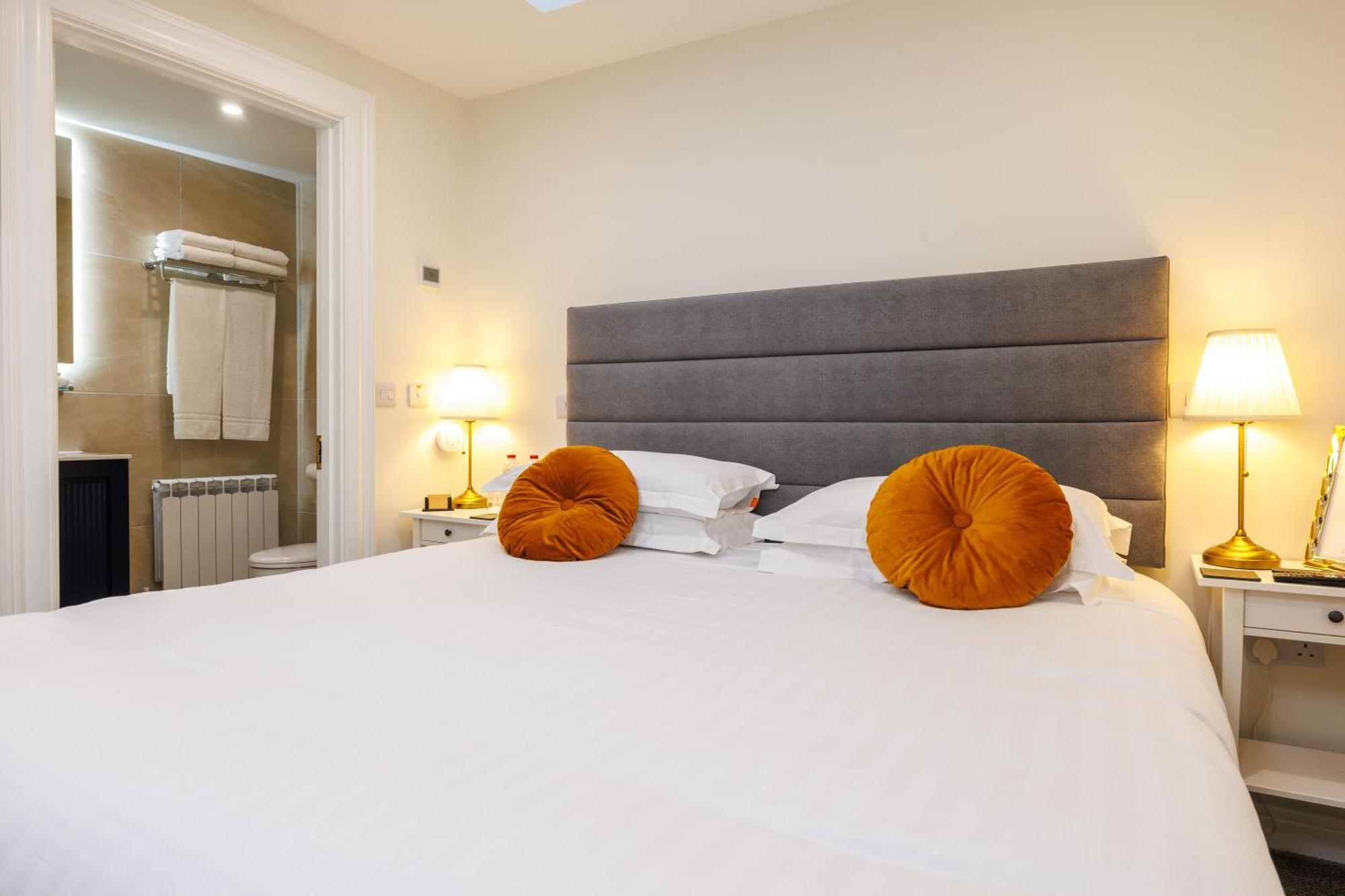 Sandbury Town House Килкени Екстериор снимка