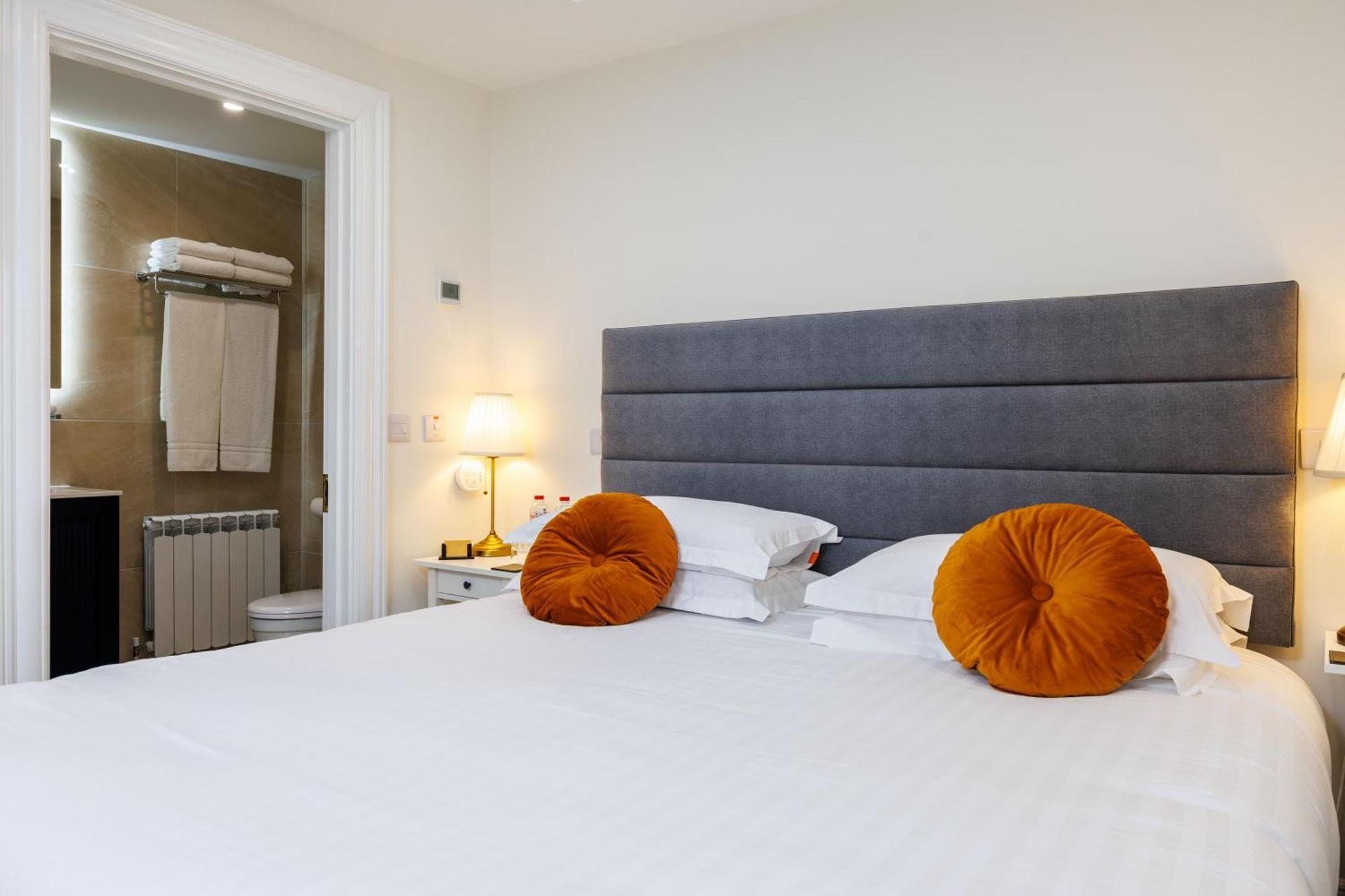 Sandbury Town House Килкени Екстериор снимка