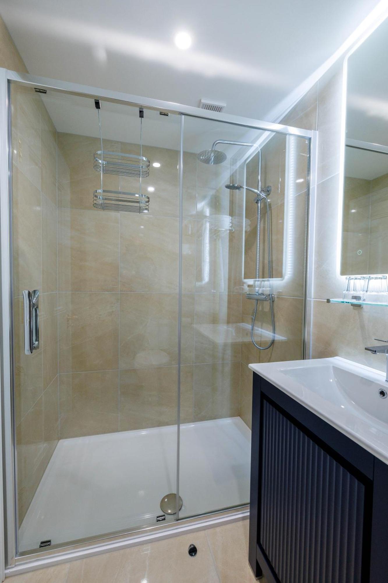 Sandbury Town House Килкени Екстериор снимка