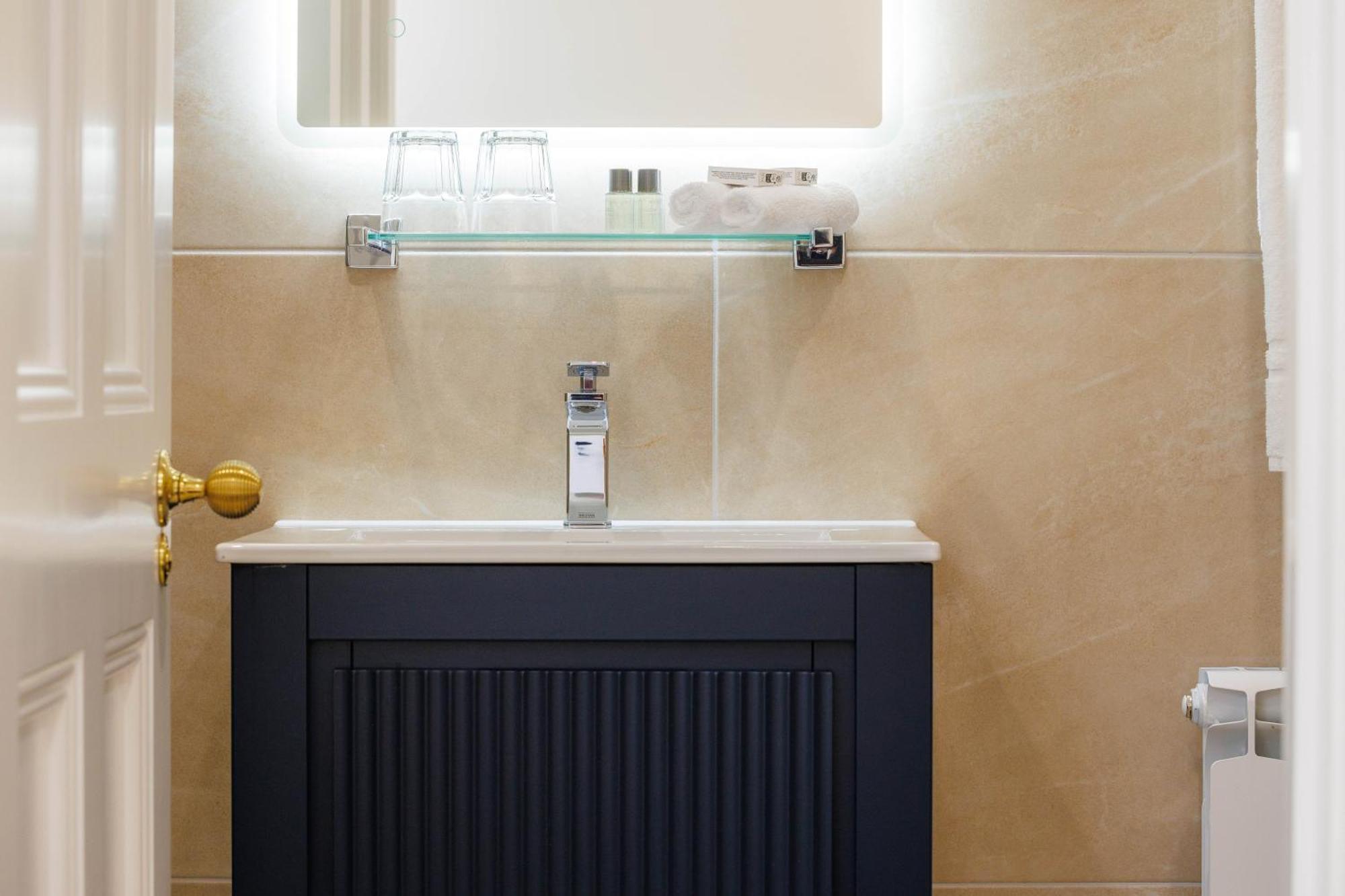Sandbury Town House Килкени Екстериор снимка
