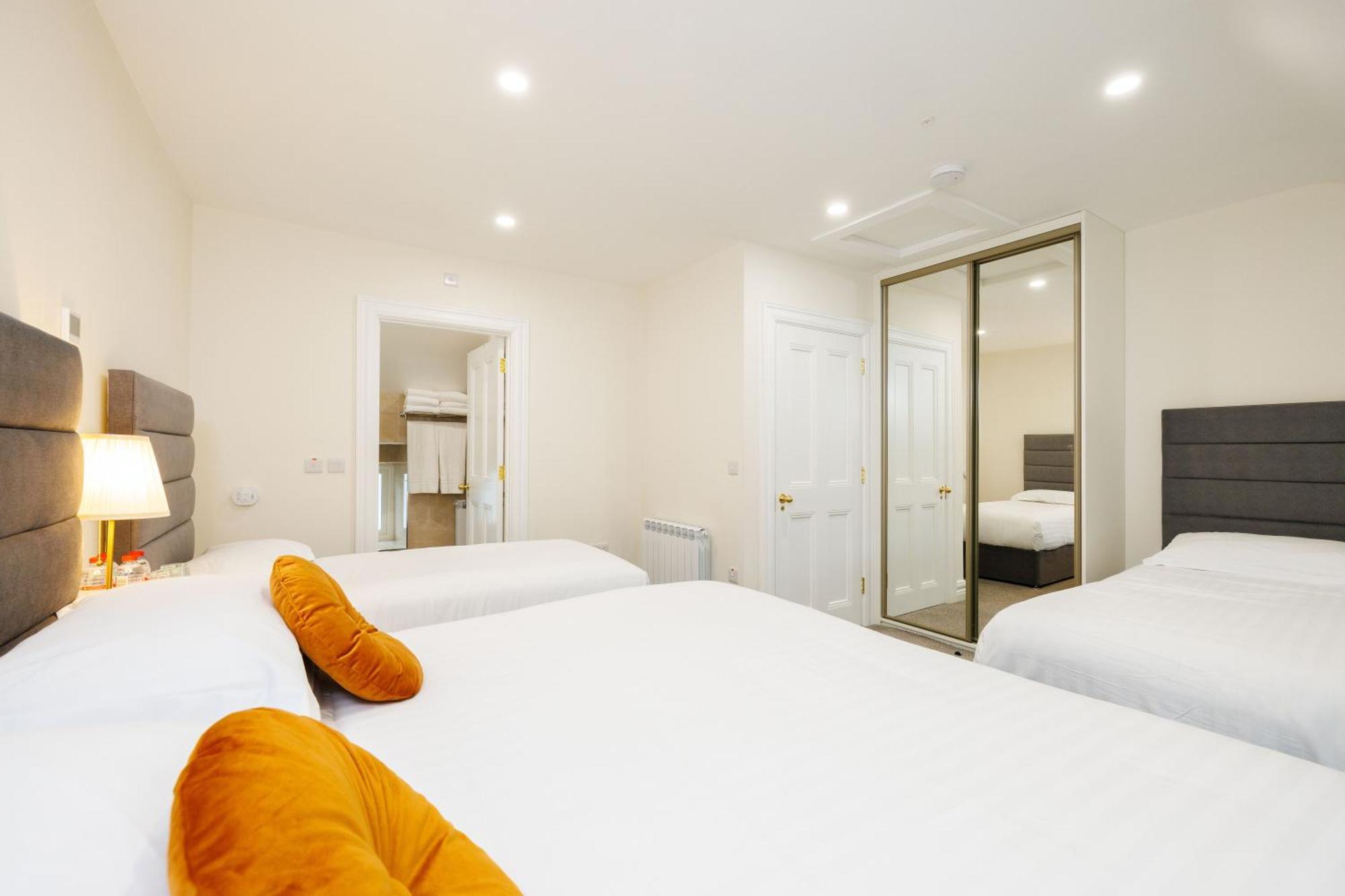 Sandbury Town House Килкени Екстериор снимка