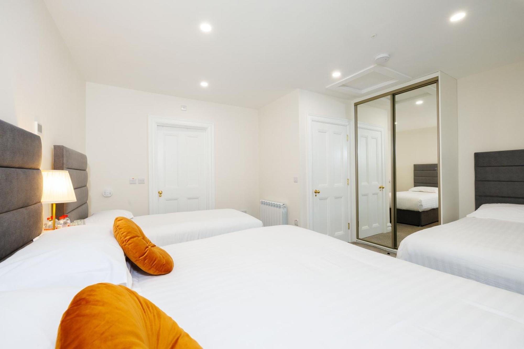 Sandbury Town House Килкени Екстериор снимка